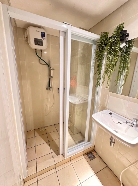 Kamar Mandi1